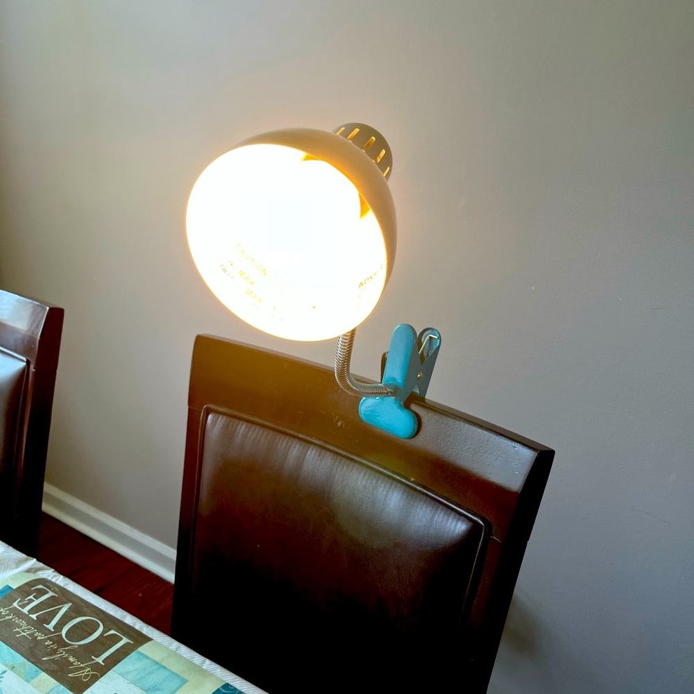 Desk lamp